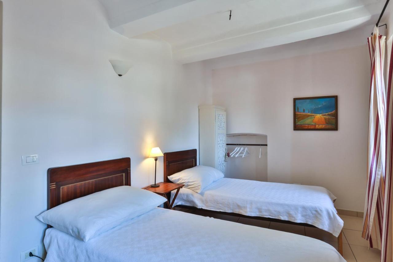 Villa Pesce, 몸바루초 외부 사진